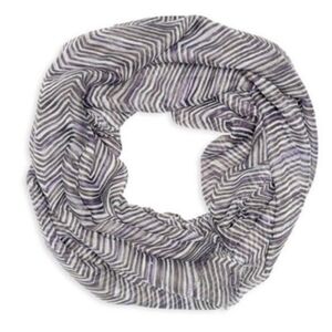 Thirty-One Gifts Avenue Scarf in Zig Zag Zoom